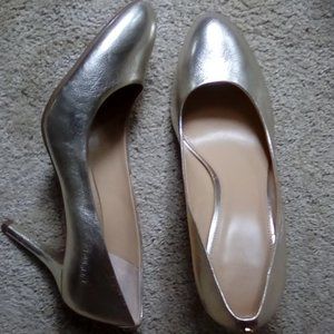 Gold metallic pump